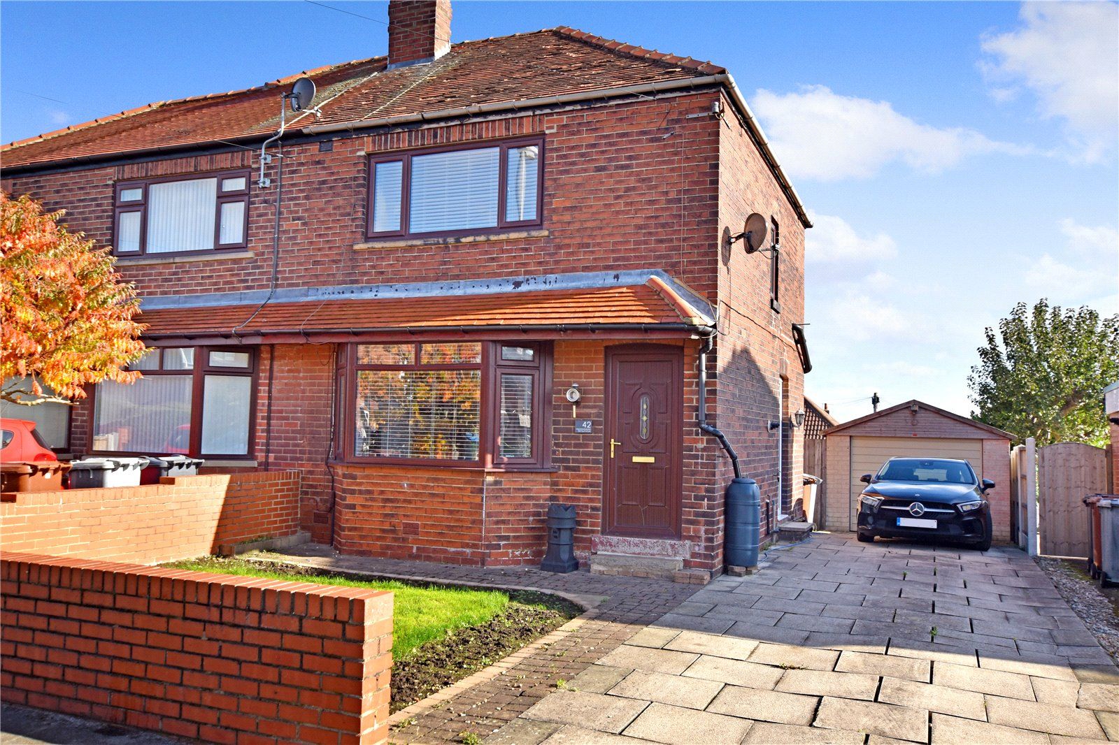 2 bed semidetached house for sale in Spring Avenue, Gildersome, Morley