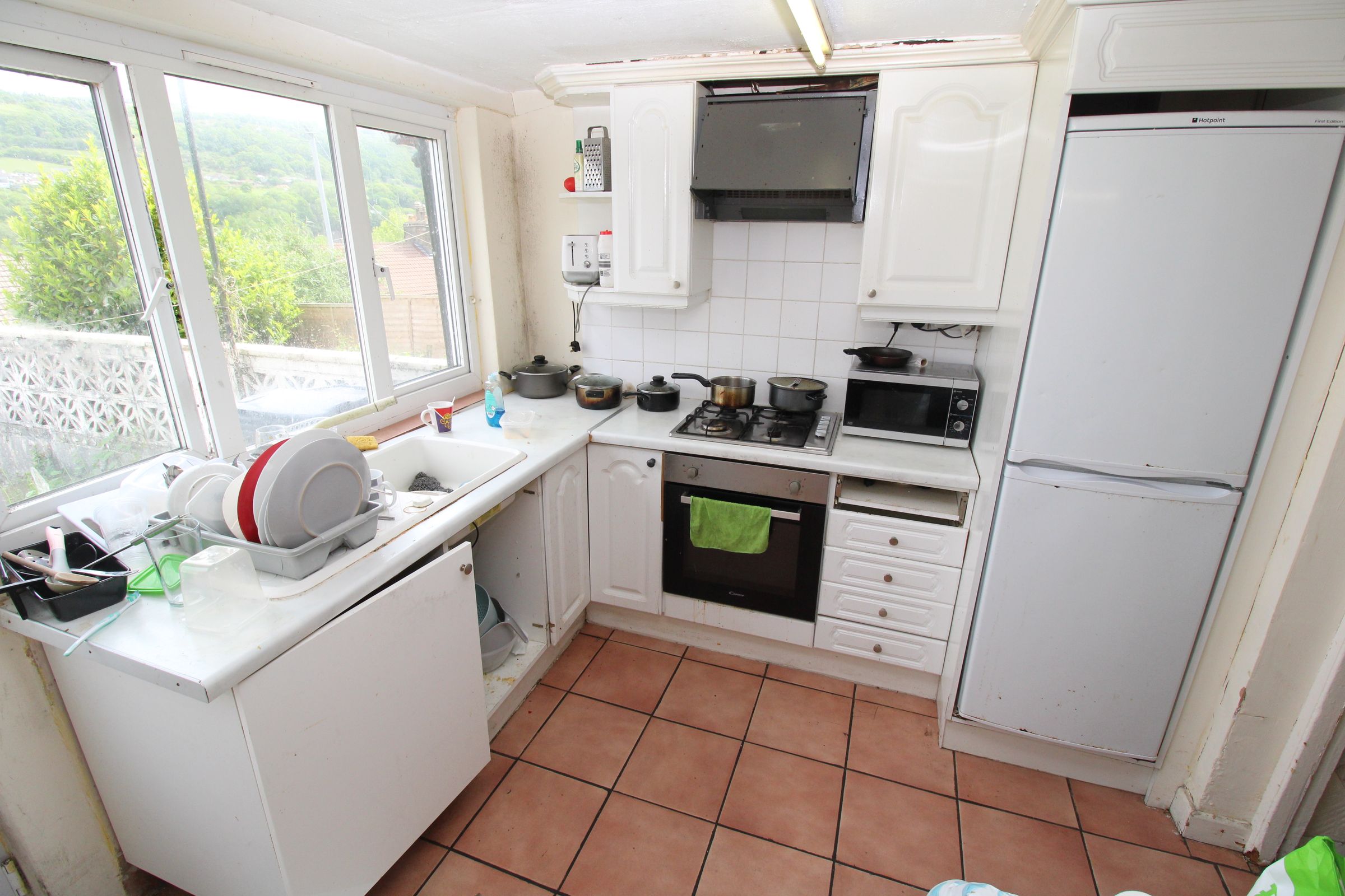 4 bed terraced house to rent in Laura Street, Treforest, Pontypridd