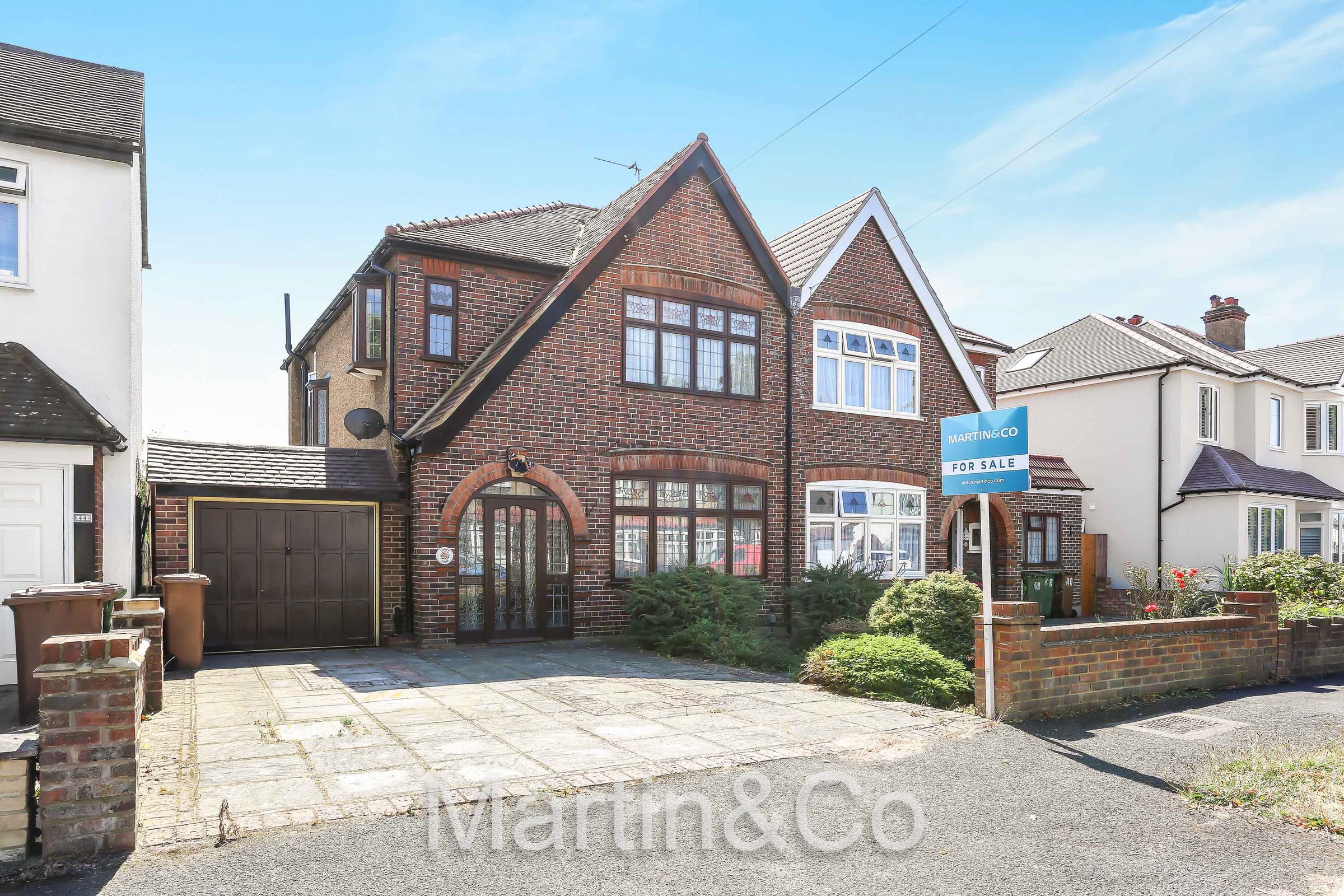 3 Bed Semi Detached House For Sale In Colborne Way Worcester Park Kt4