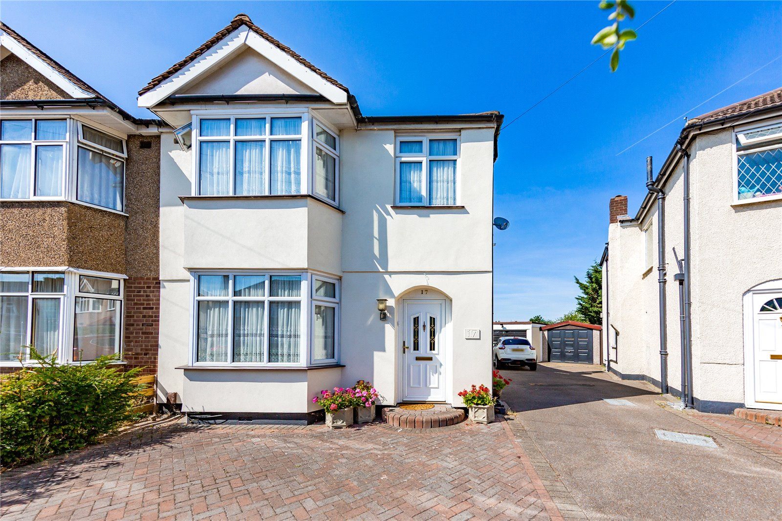 4 bed semidetached house for sale in Station Road, Gidea Park, Romford