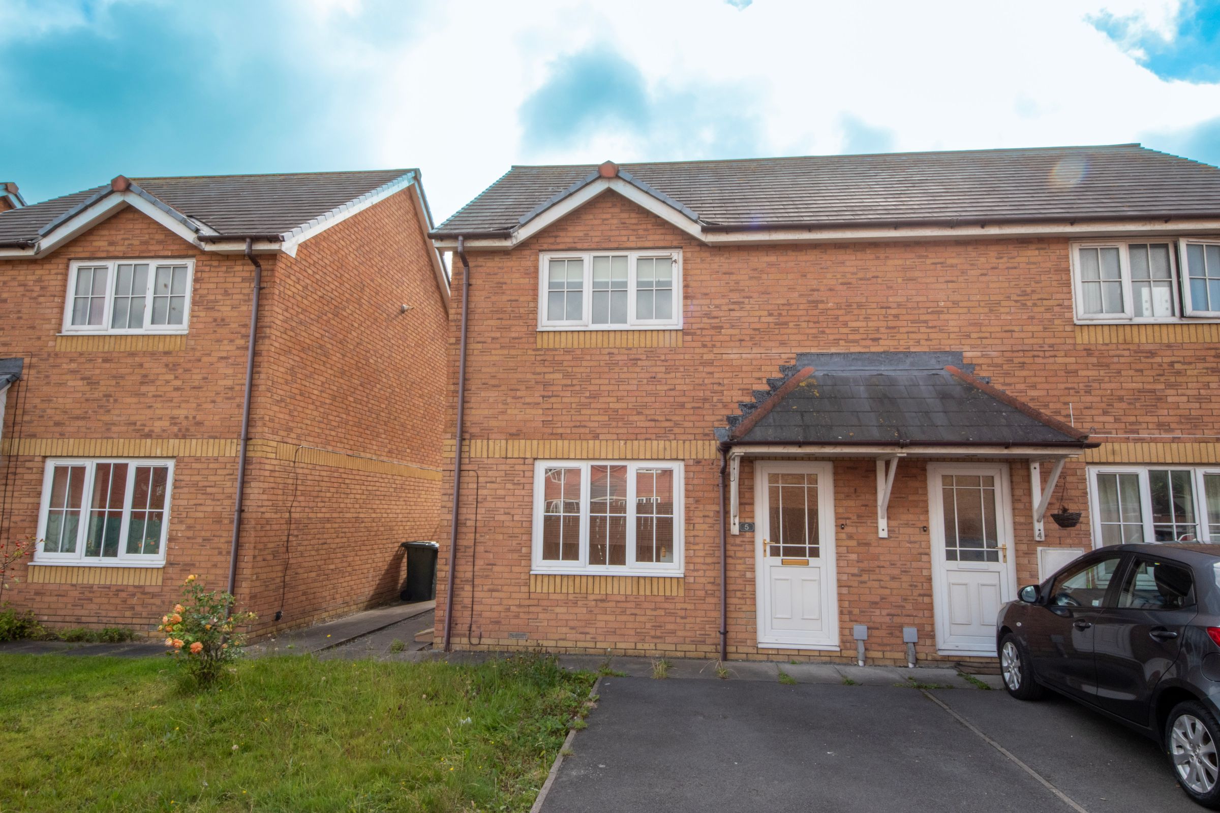 2 bed semidetached house to rent in Clos Deiniol, Llanbadarn Fawr