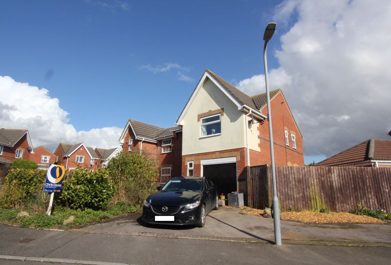 3 bed detached house for sale in Llanmead Gardens, Rhoose, Barry CF62 Zoopla