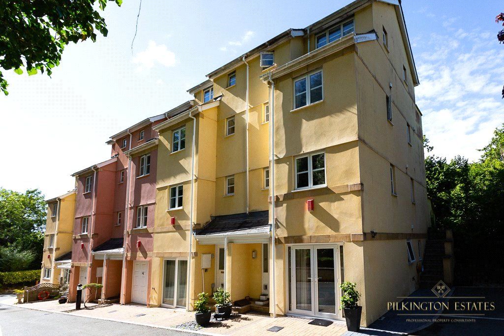 4 bed end terrace house for sale in Shaw Way, Mount Batten, Plymouth