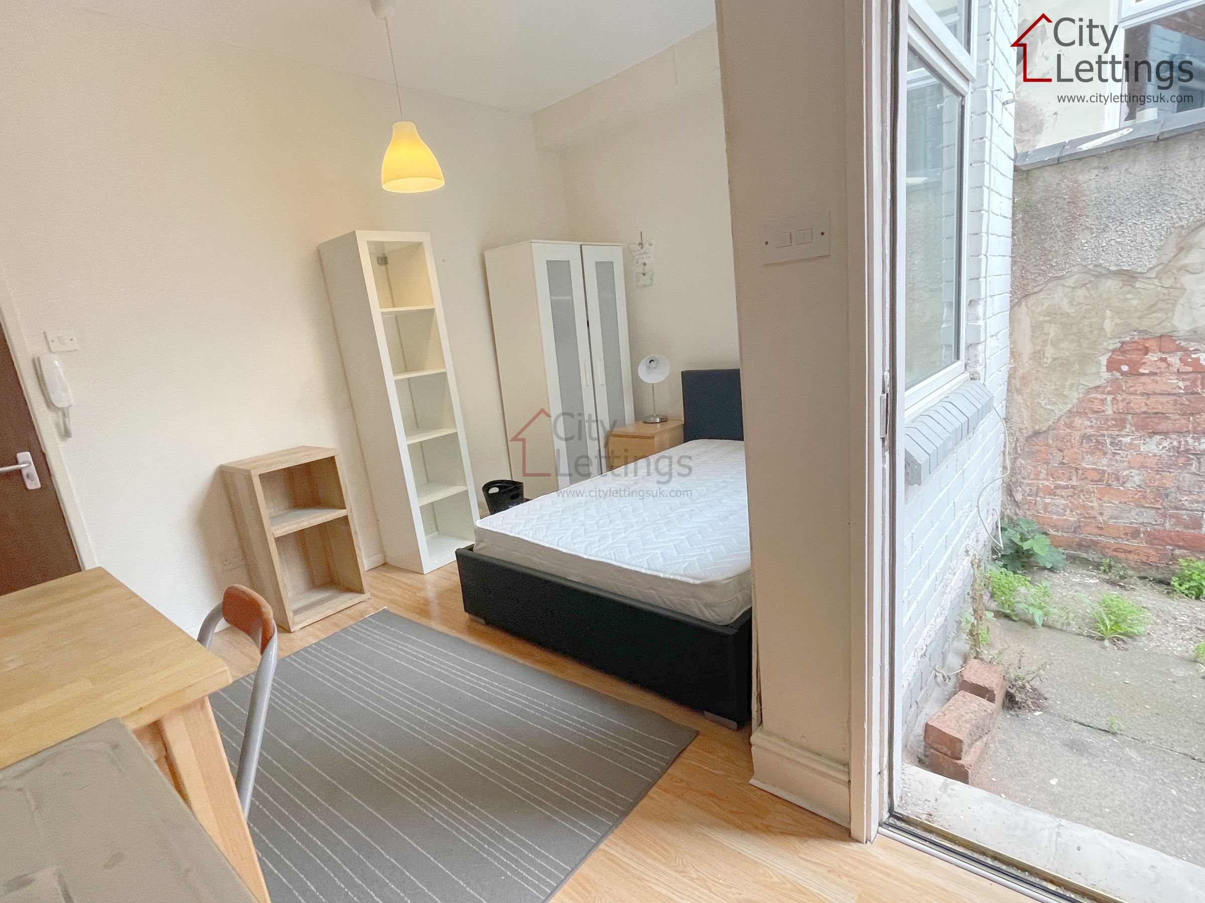 Studio to rent in Hartley Road, Radford NG7 Zoopla