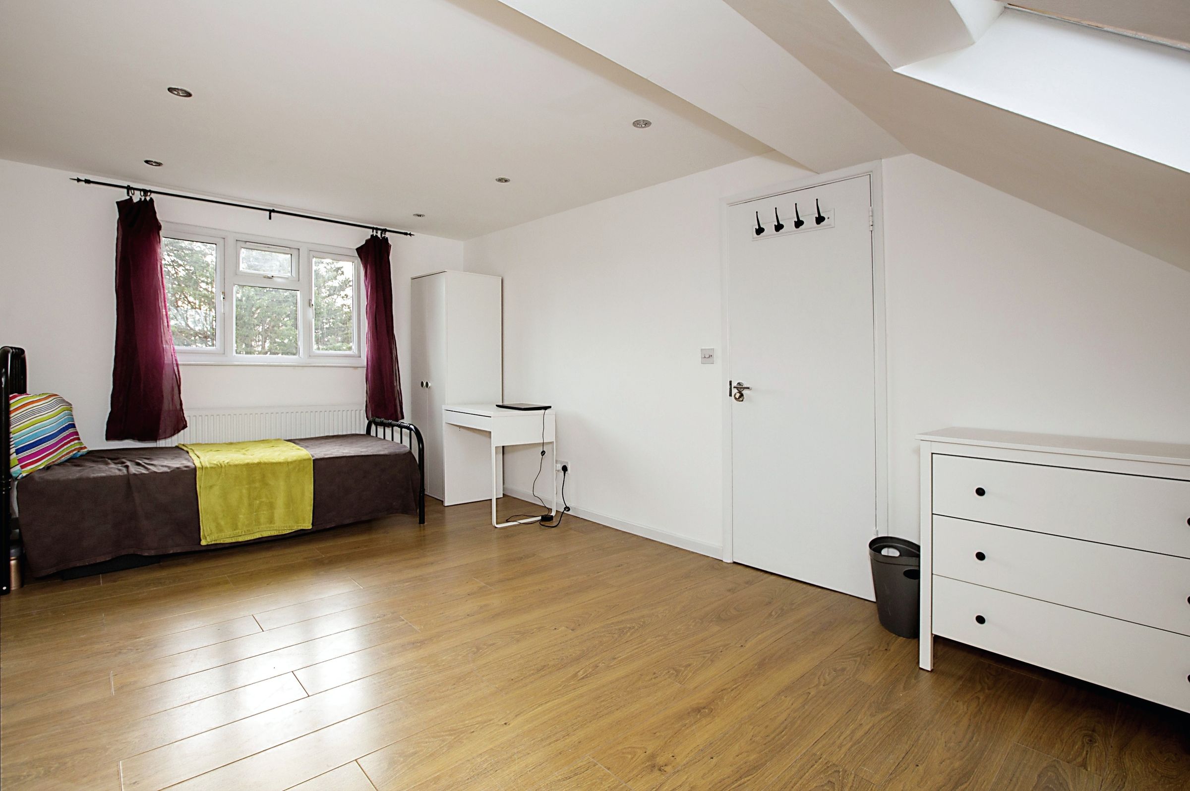 3 bed flat for sale in Wolsey Avenue, East Ham, London E6 Zoopla