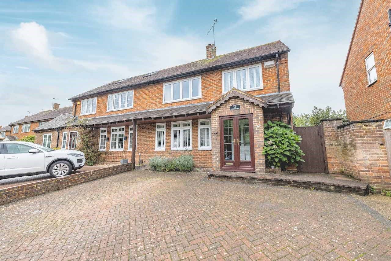 3 bed semidetached house for sale in Farnham Lane, Farnham Royal SL2