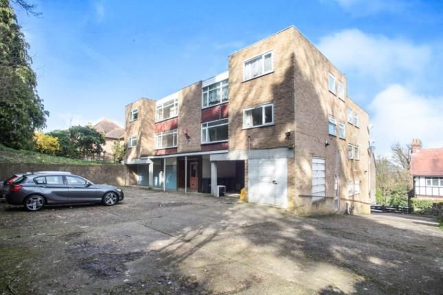 Idenbury Court, Downs Road, Luton, Bedfordshire LU1  