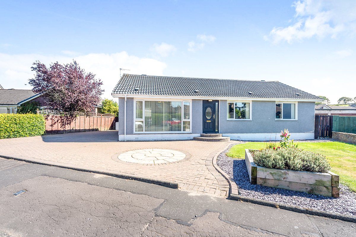3 bed bungalow for sale in Loch Road, Saline, Dunfermline KY12 Zoopla