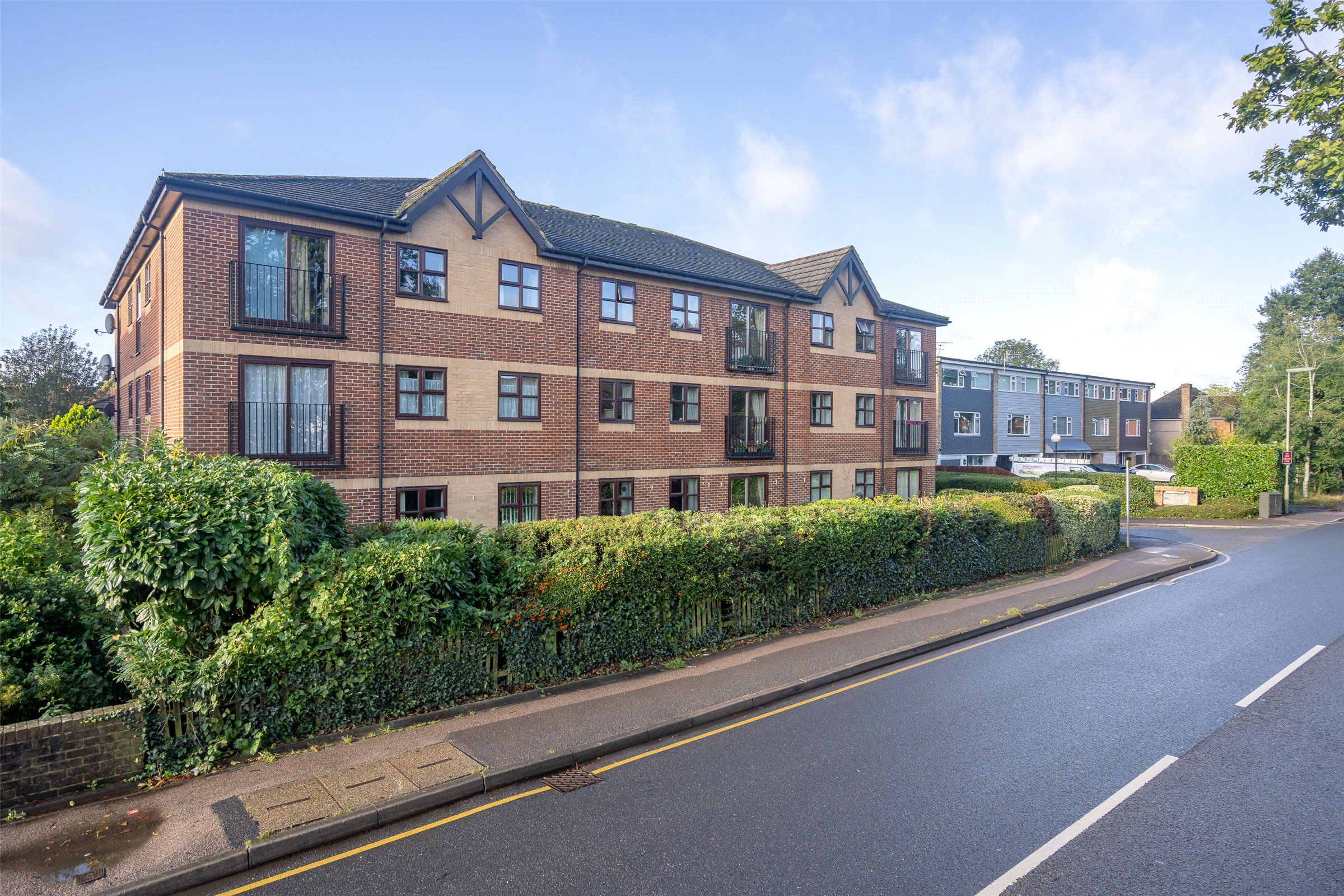 2 bed flat for sale in Magnolia Court, Victoria Road, Horley RH6 Zoopla