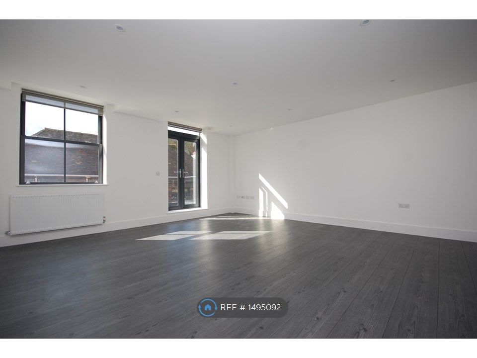 2 bed flat to rent in Castle Street, Canterbury CT1 Zoopla