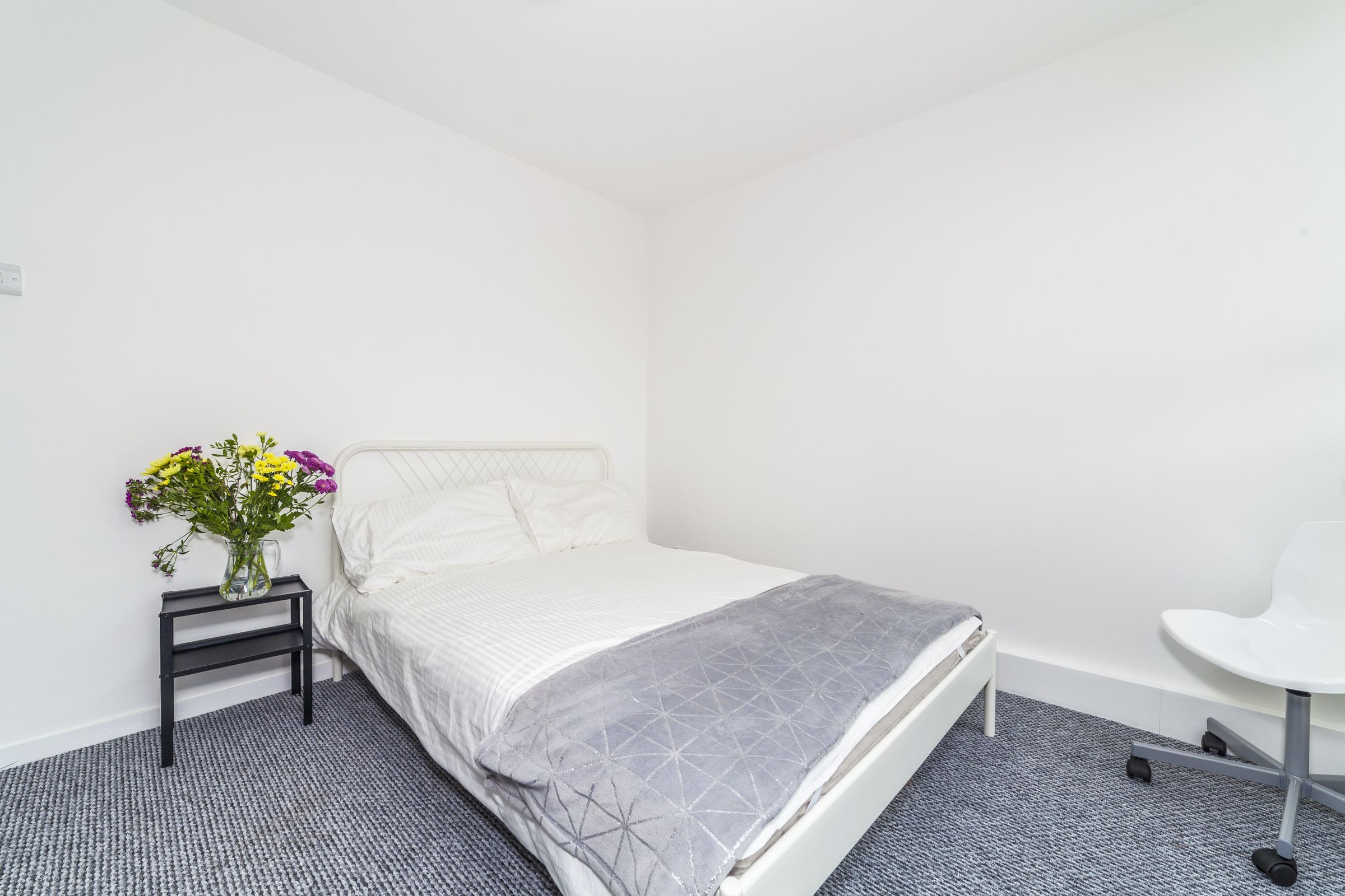 Room to rent in Eskdale Close, Preston Road, Wembley Park London. HA9