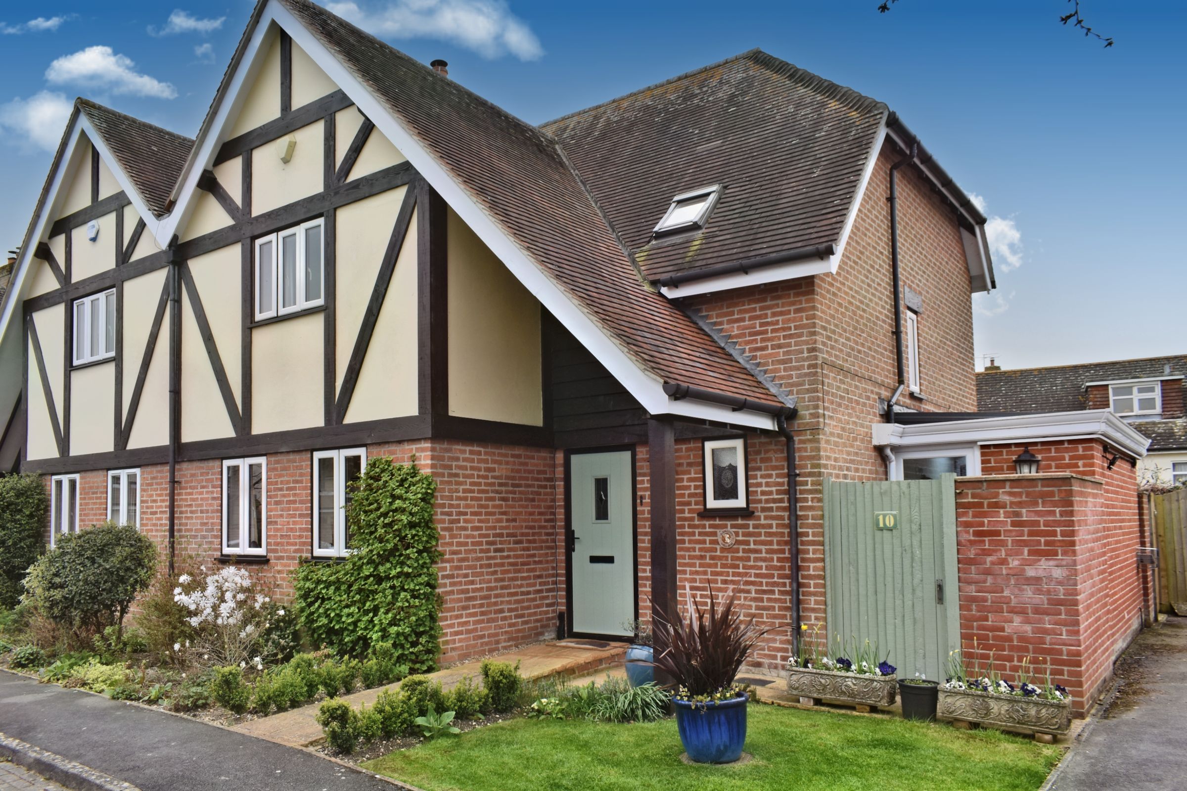 3 bed semidetached house for sale in The Old Dairy Farm, Hazelbury