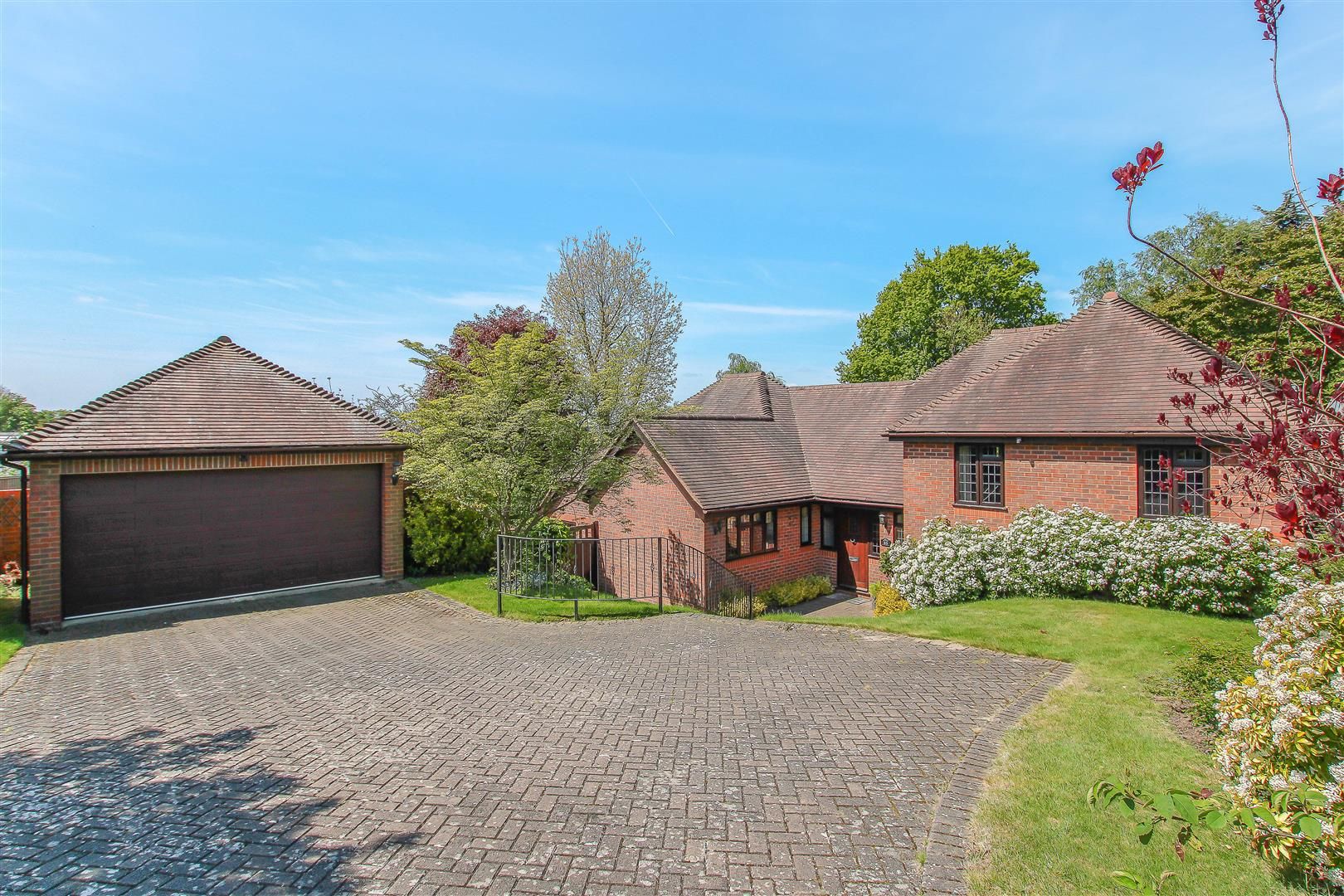 3 bed detached house for sale in The Chase, Seven Arches Road