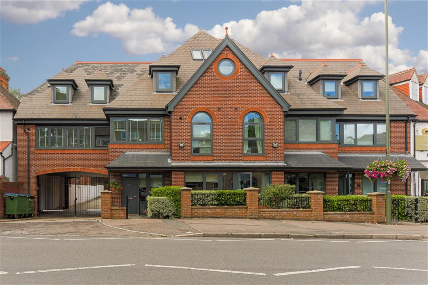 1 bed flat for sale in Hare Lane, Claygate, Esher KT10 Zoopla