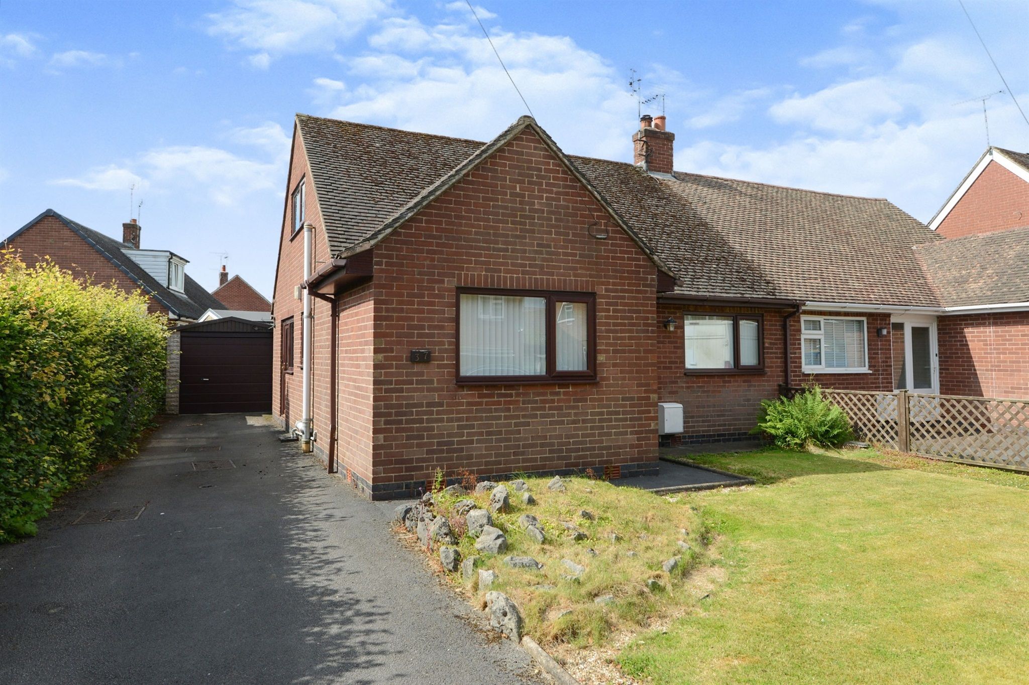 2 bed semidetached bungalow for sale in Hawthornden Avenue, Uttoxeter