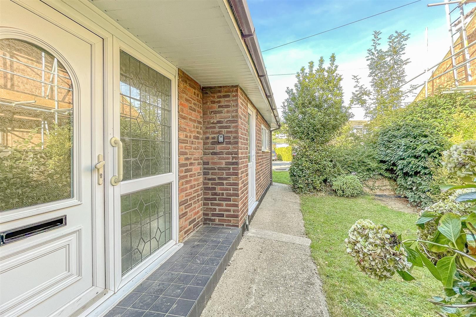 3 bed property for sale in Branksome Avenue, Hockley SS5 Zoopla