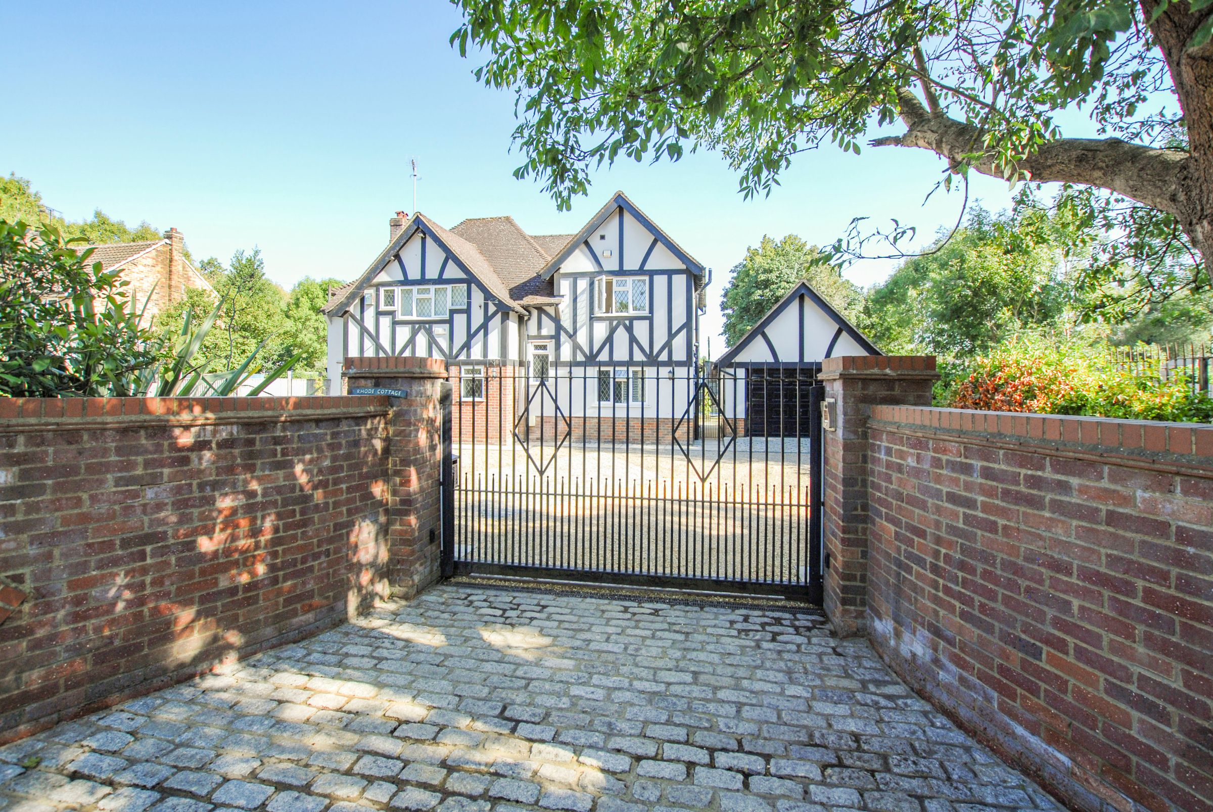 4 bed detached house for sale in Windsor Road, Gerrards Cross SL9 Zoopla