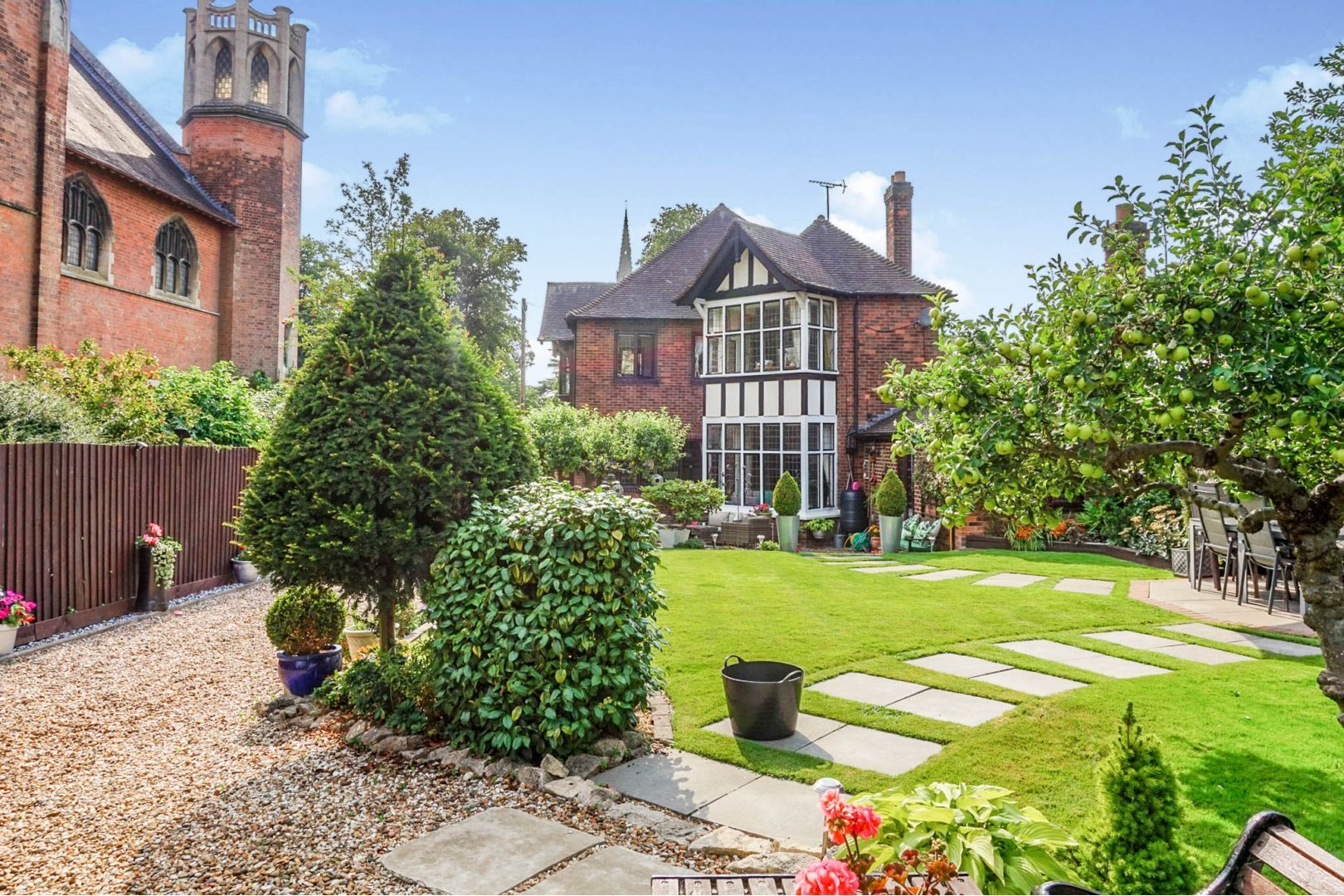 London Road, Kettering NN16  