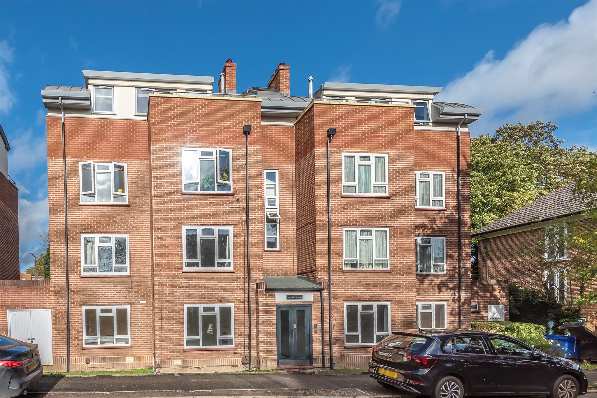 2 bed flat for sale in Courtlands, Maidenhead SL6 Zoopla