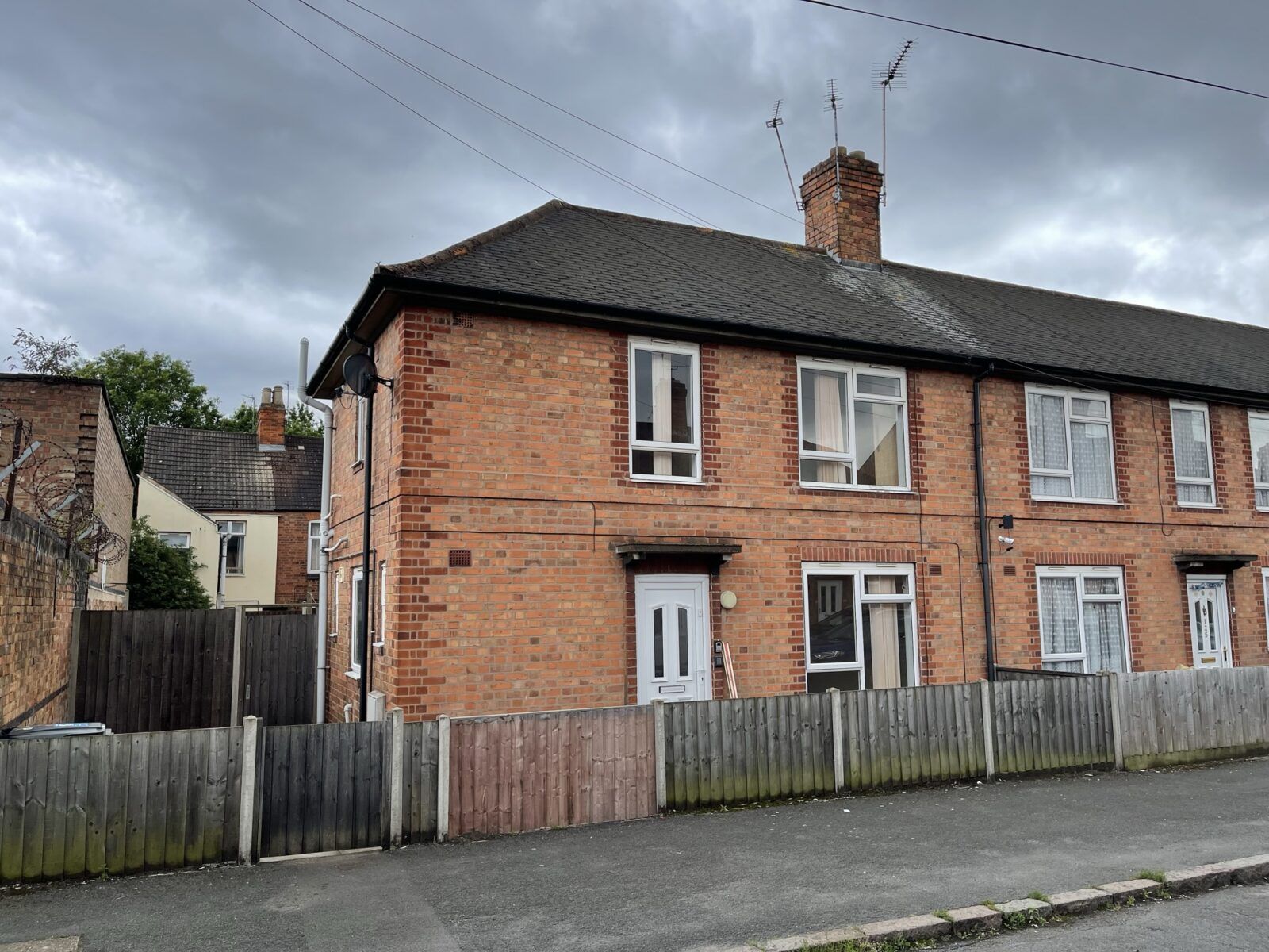 2 bed semidetached house to rent in Weymouth Street, Leicester LE4