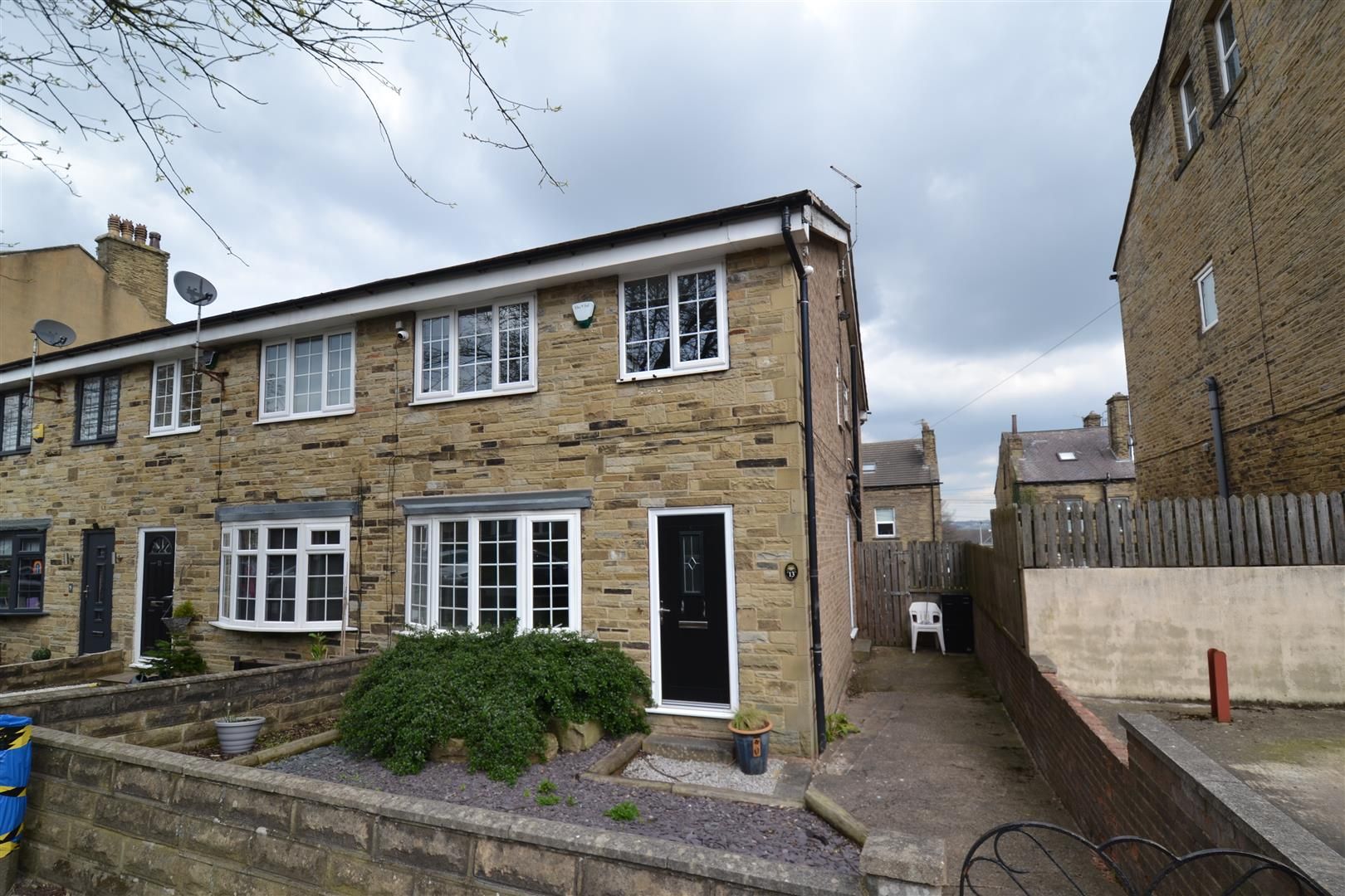 3 bed end terrace house for sale in The Grove, Idle, Bradford BD10 Zoopla