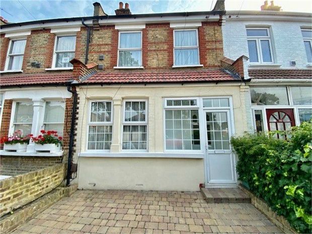 Inwood Road, Hounslow, Middlesex TW3  