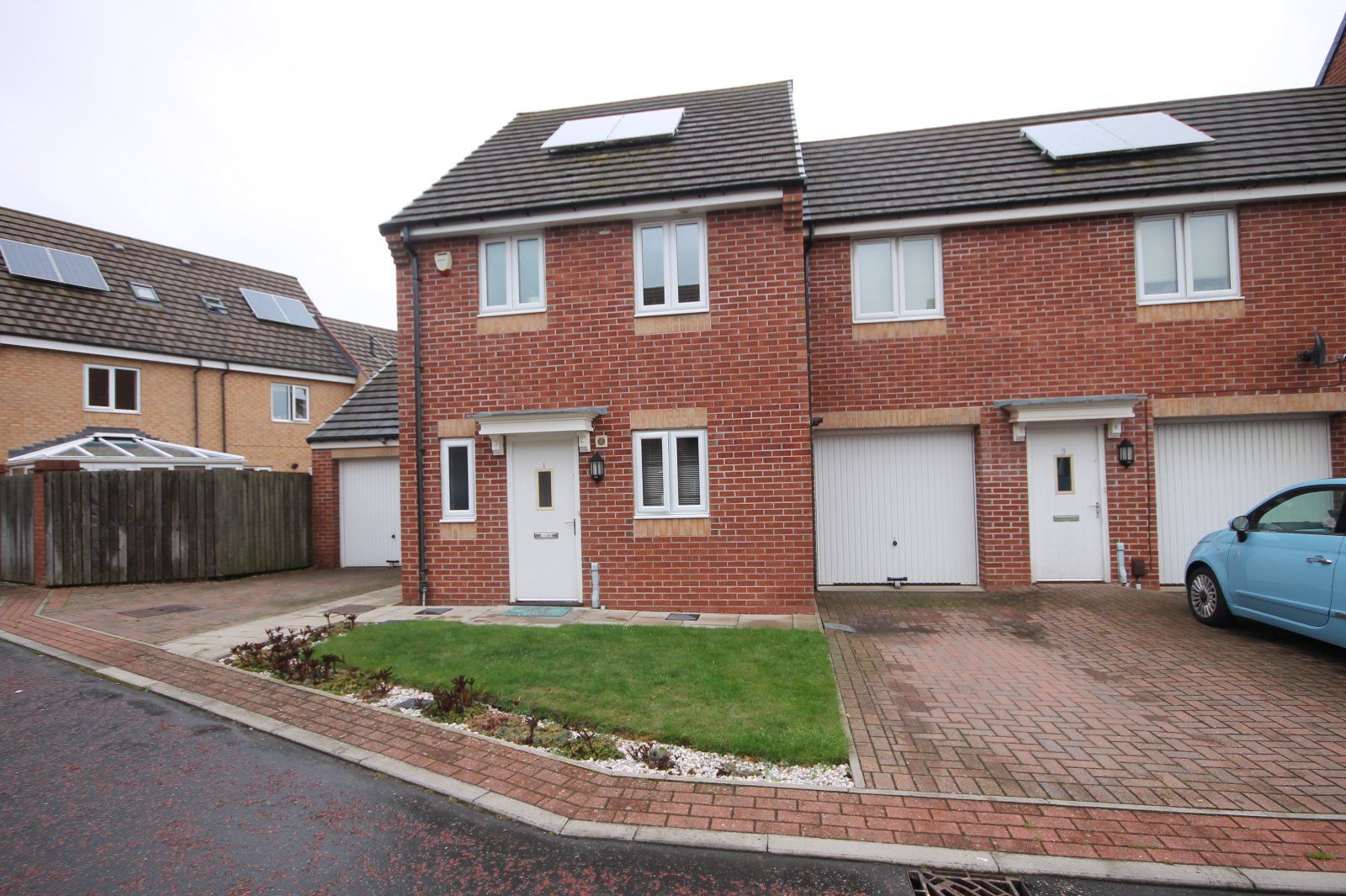 3 bed semidetached house for sale in Williston Close, Newcastle Upon