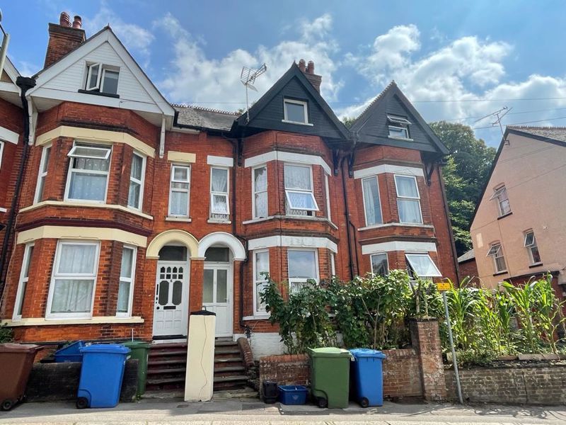 5 bed property for sale in York Road, Aldershot GU11 Zoopla