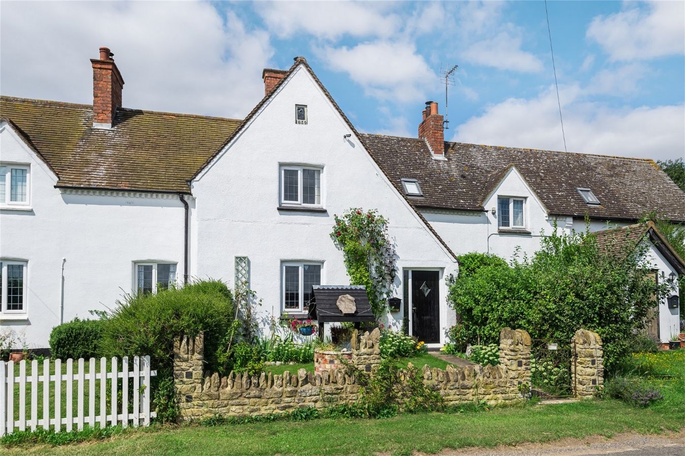 2 bed terraced house for sale in Melchbourne Road, Knotting, Bedford