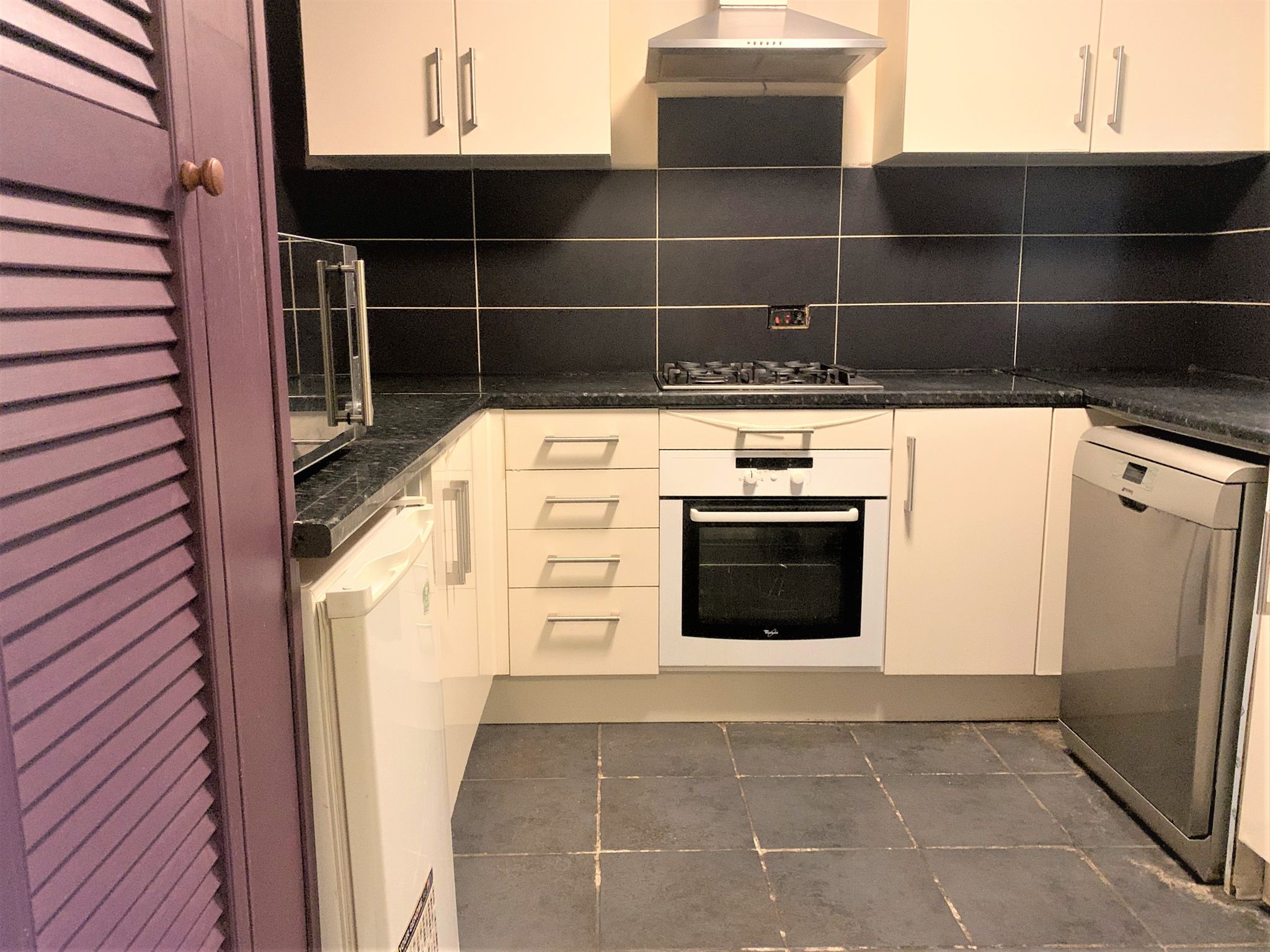 3 bed linkdetached house for sale in Tower Drive, Neath Hill, Milton