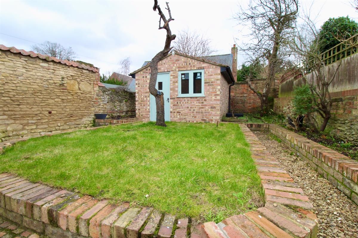 2 bed detached house to rent in Church Street, Werrington, Peterborough