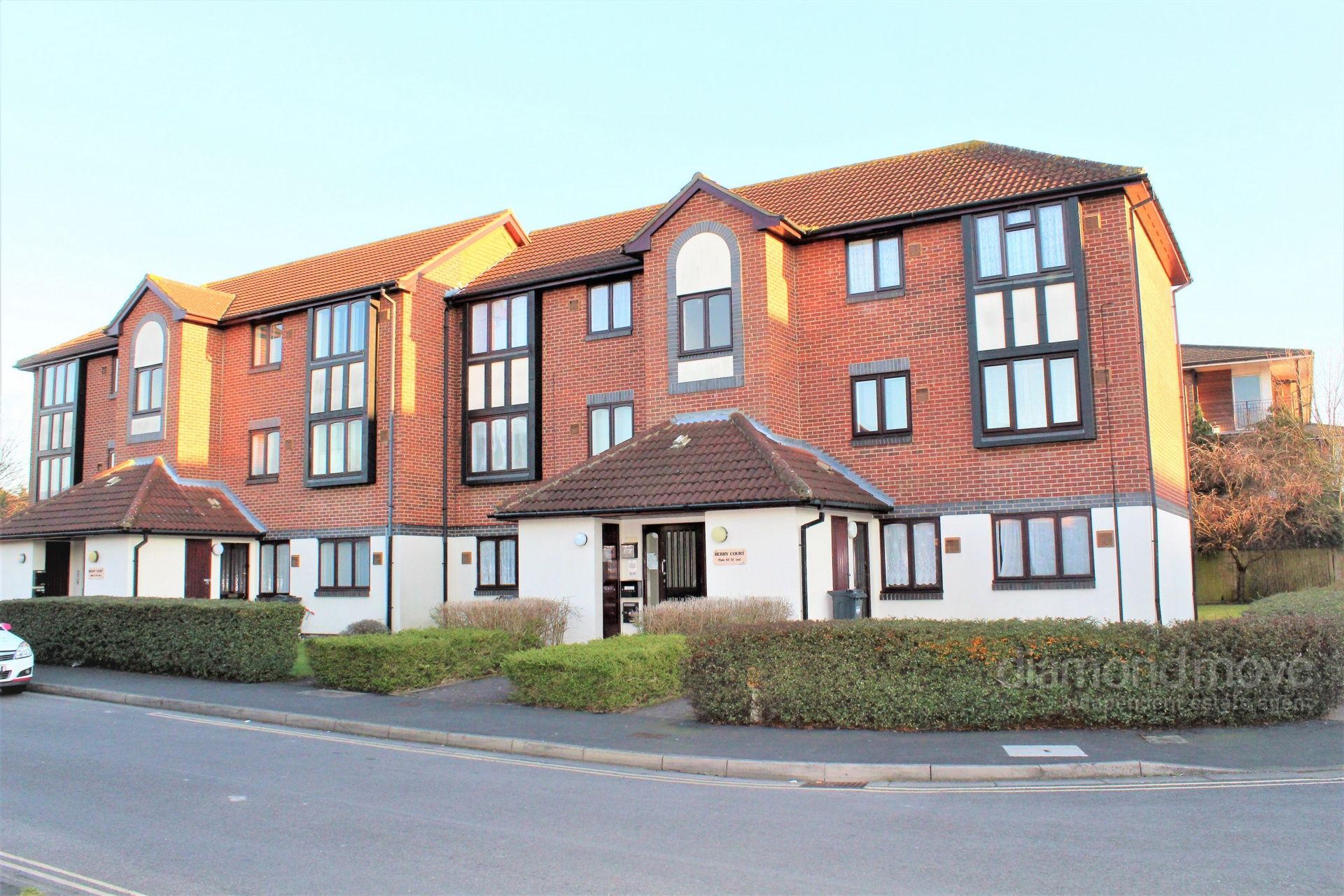 1 bed flat to rent in Raglan Close, Hounslow TW4 Zoopla