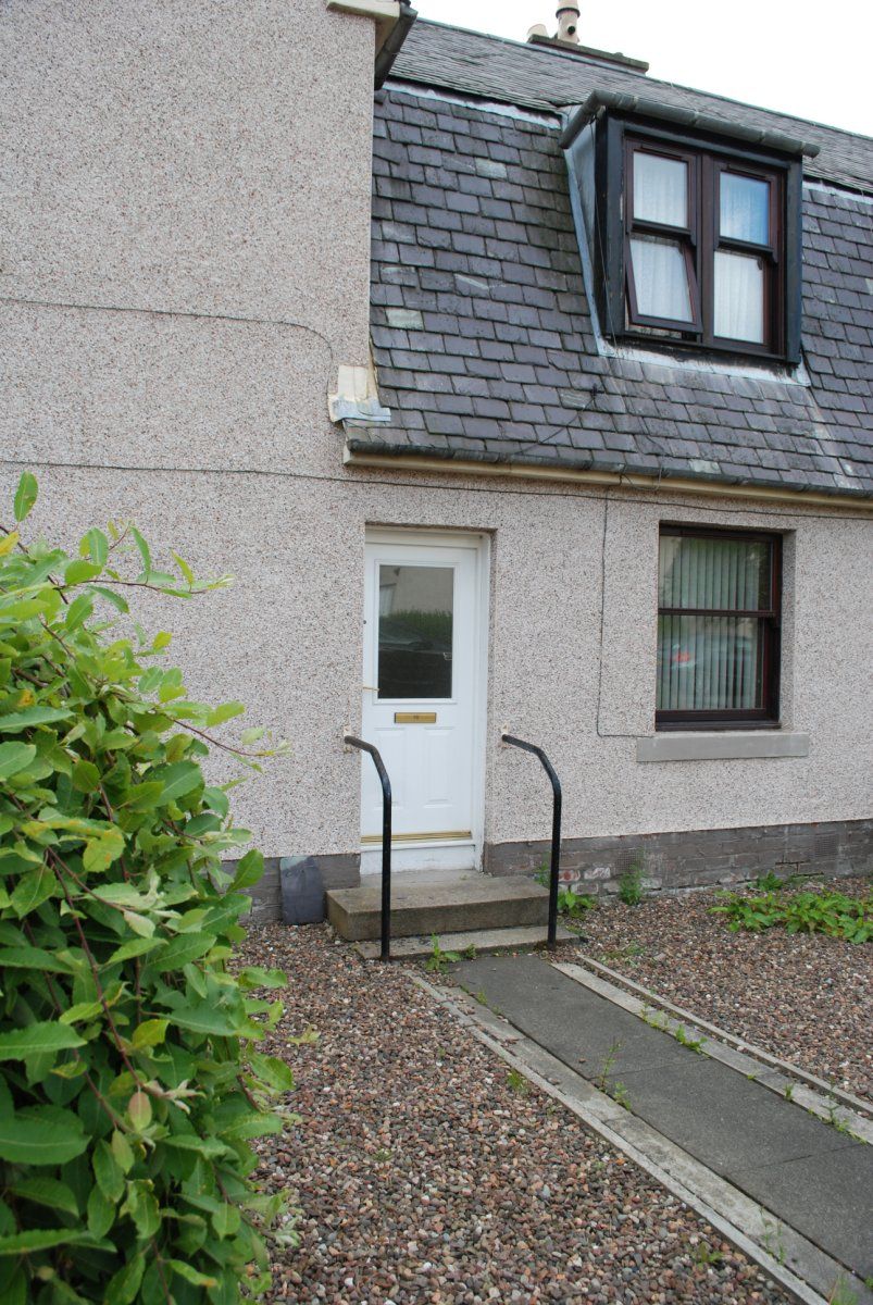 3 bed flat to rent in Carlops Avenue, Penicuik EH26 Zoopla