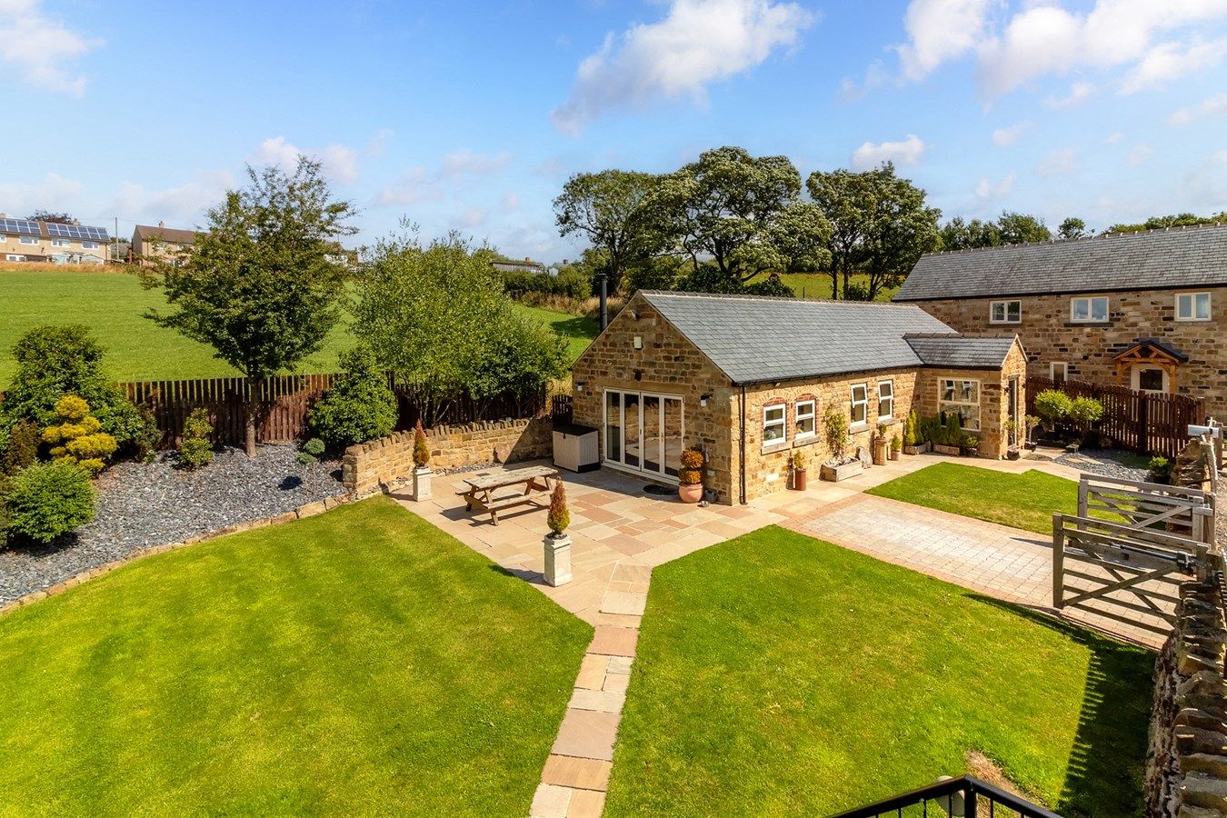 2 bed barn conversion for sale in Barnsley Road, Blacker Hill, Barnsley