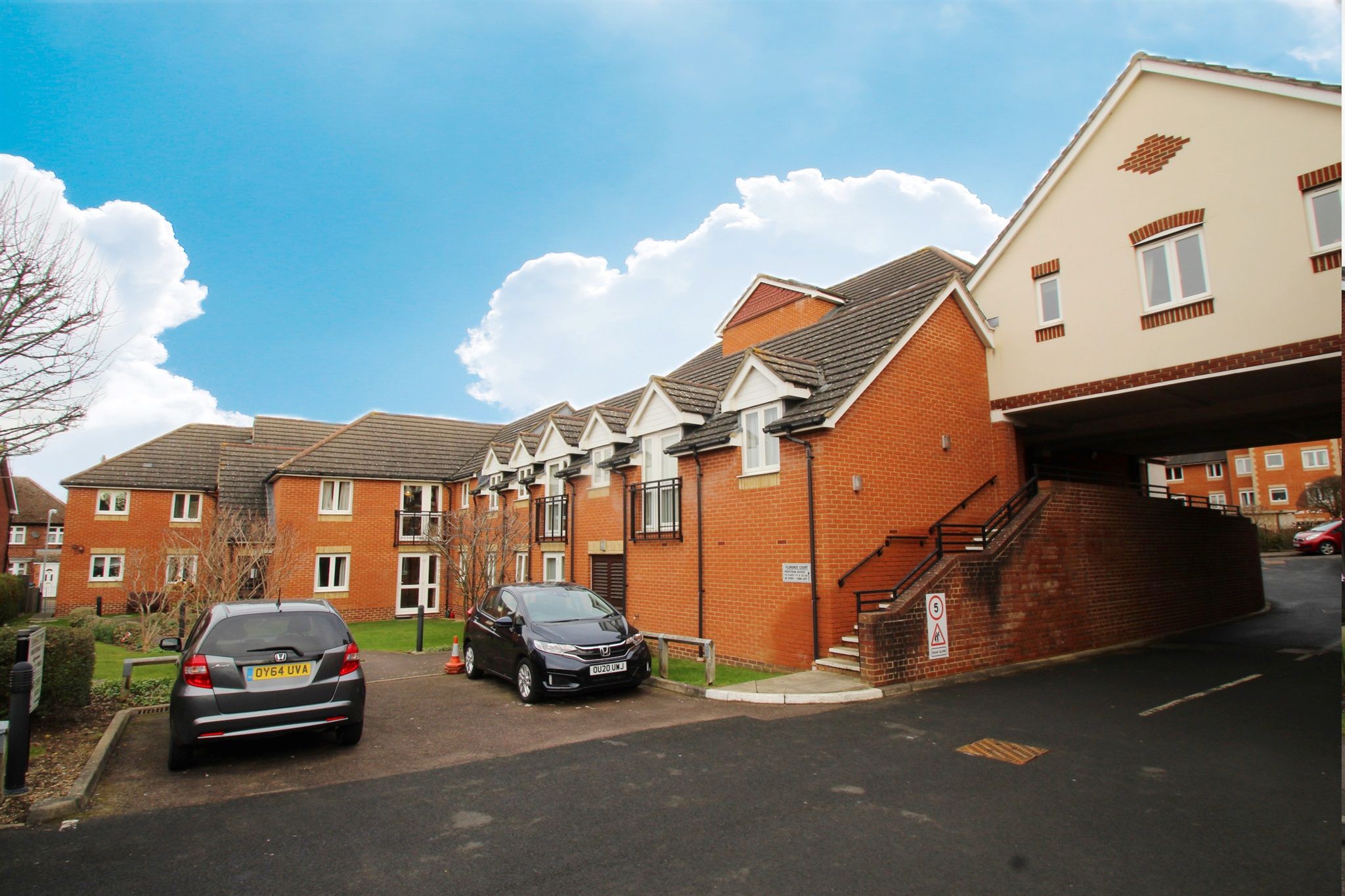 1 bed flat for sale in Willow Road, Aylesbury HP19 Zoopla