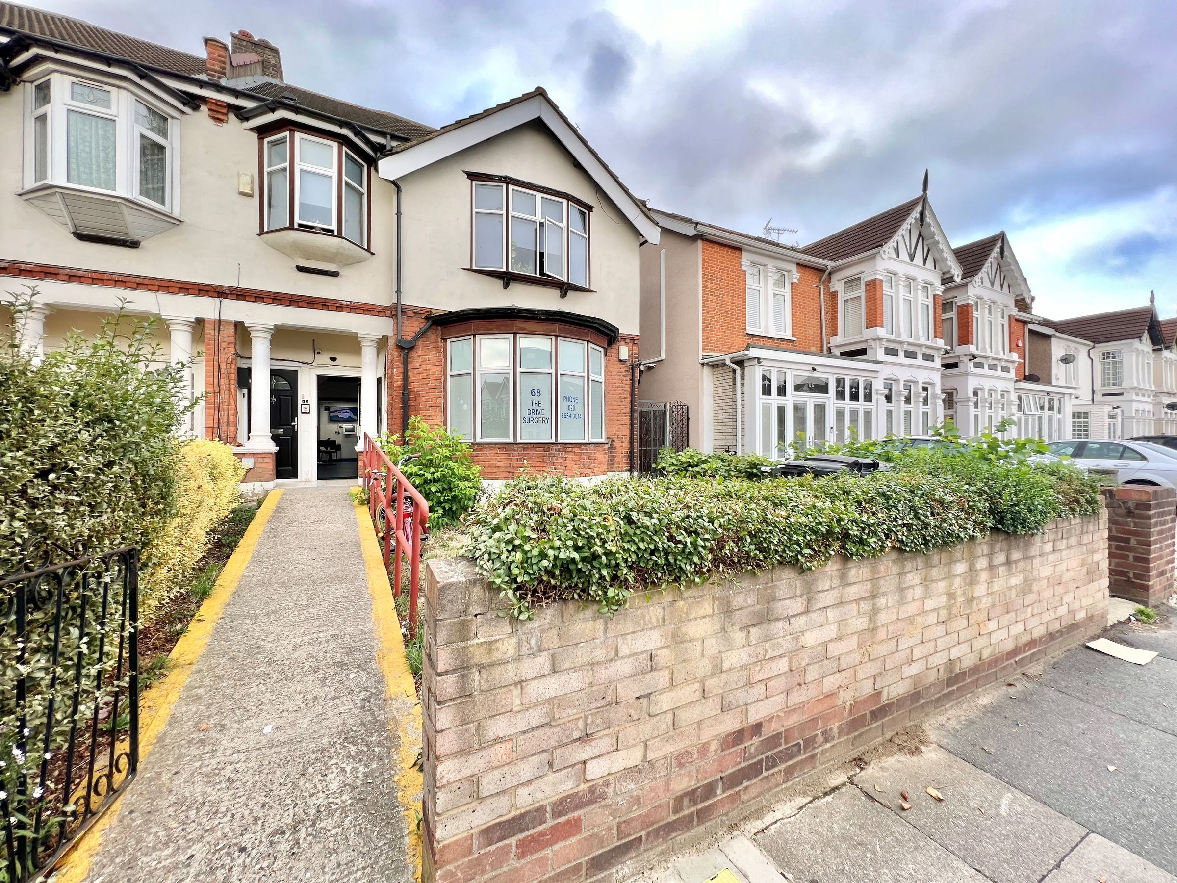 2 bed flat to rent in The Drive, Cranbrook, Ilford IG1 Zoopla