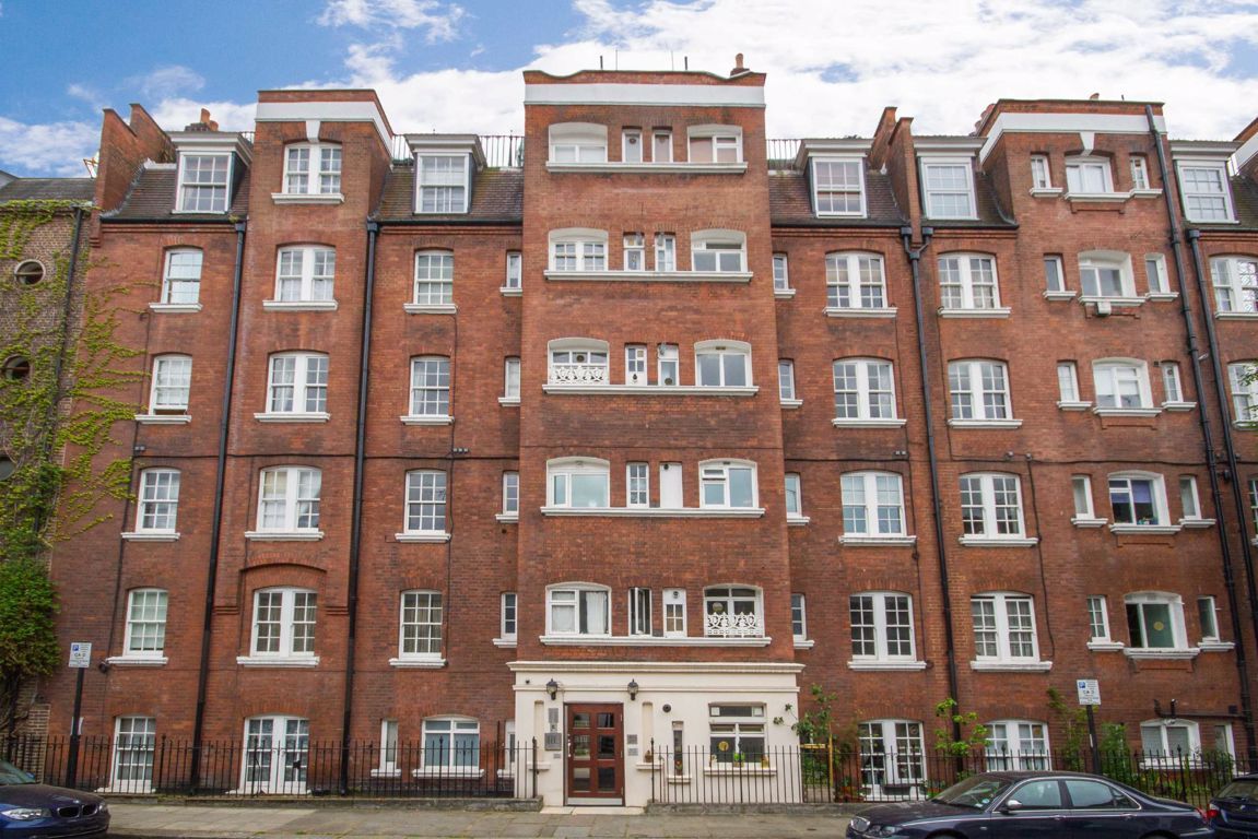 1 bed flat to rent in House, Street, London WC1H Zoopla