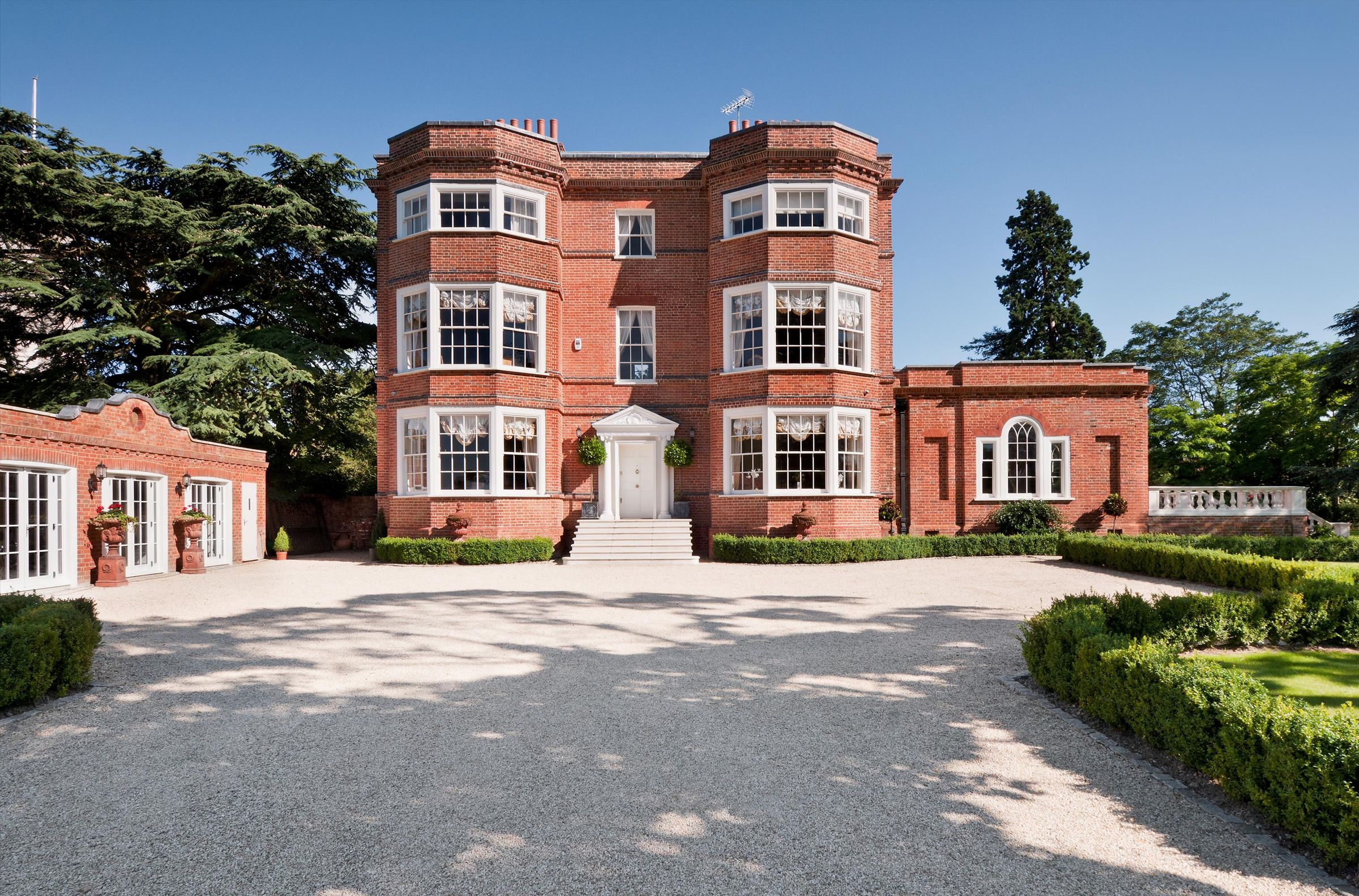 7 bed detached house for sale in Bray Road, Bray, Maidenhead, Berkshire