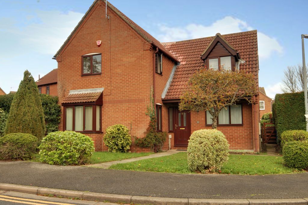 4 bed detached house for sale in Ripon Avenue, Beverley HU17 Zoopla