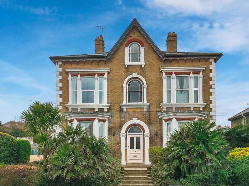 1 bed flat for sale in Newport Road, Cowes PO31 Zoopla