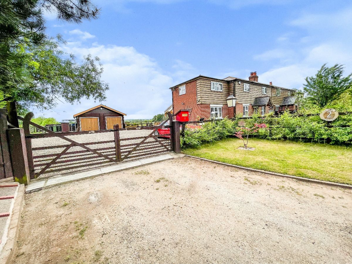 3 bed semidetached house for sale in Court Cottages, Wolverley Road