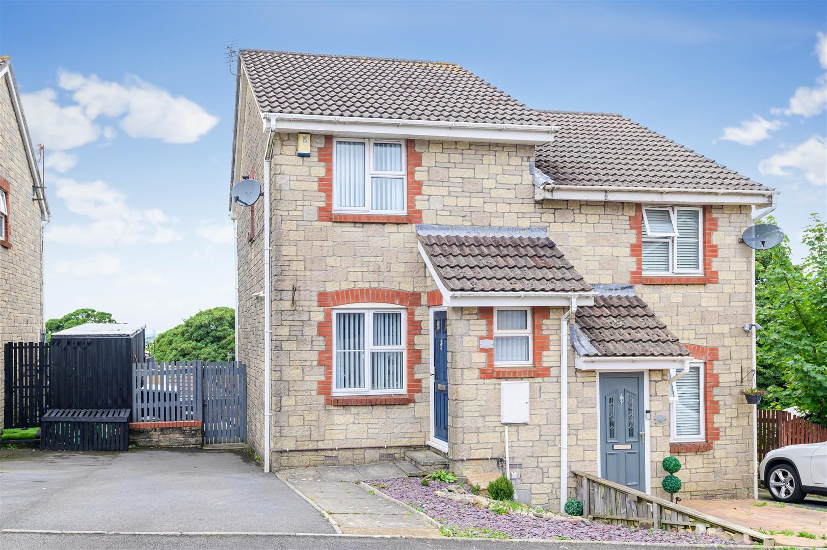 2 bed semidetached house for sale in Heol Waun Wen, Llangyfelach