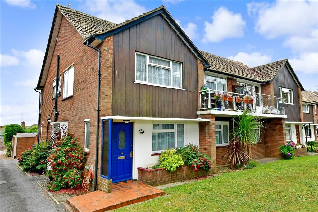 2 bed flat for sale in Goring Road, GoringBySea, Worthing, West