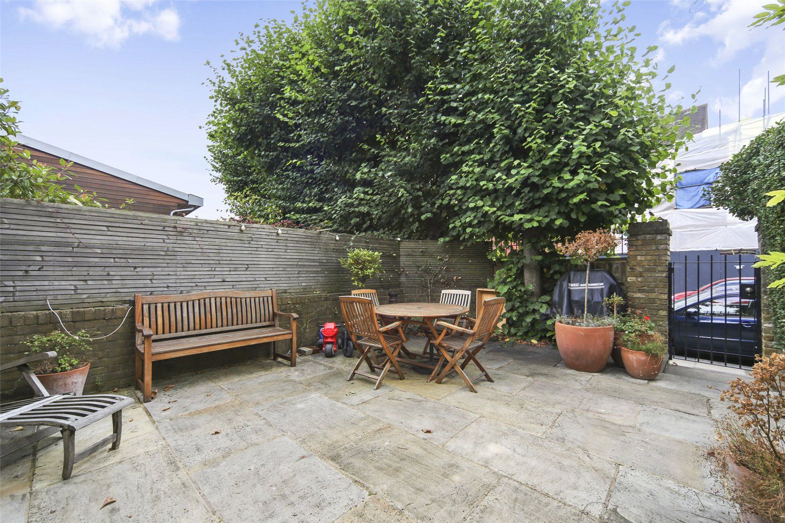 2 bed flat to rent in Road, London W12 Zoopla