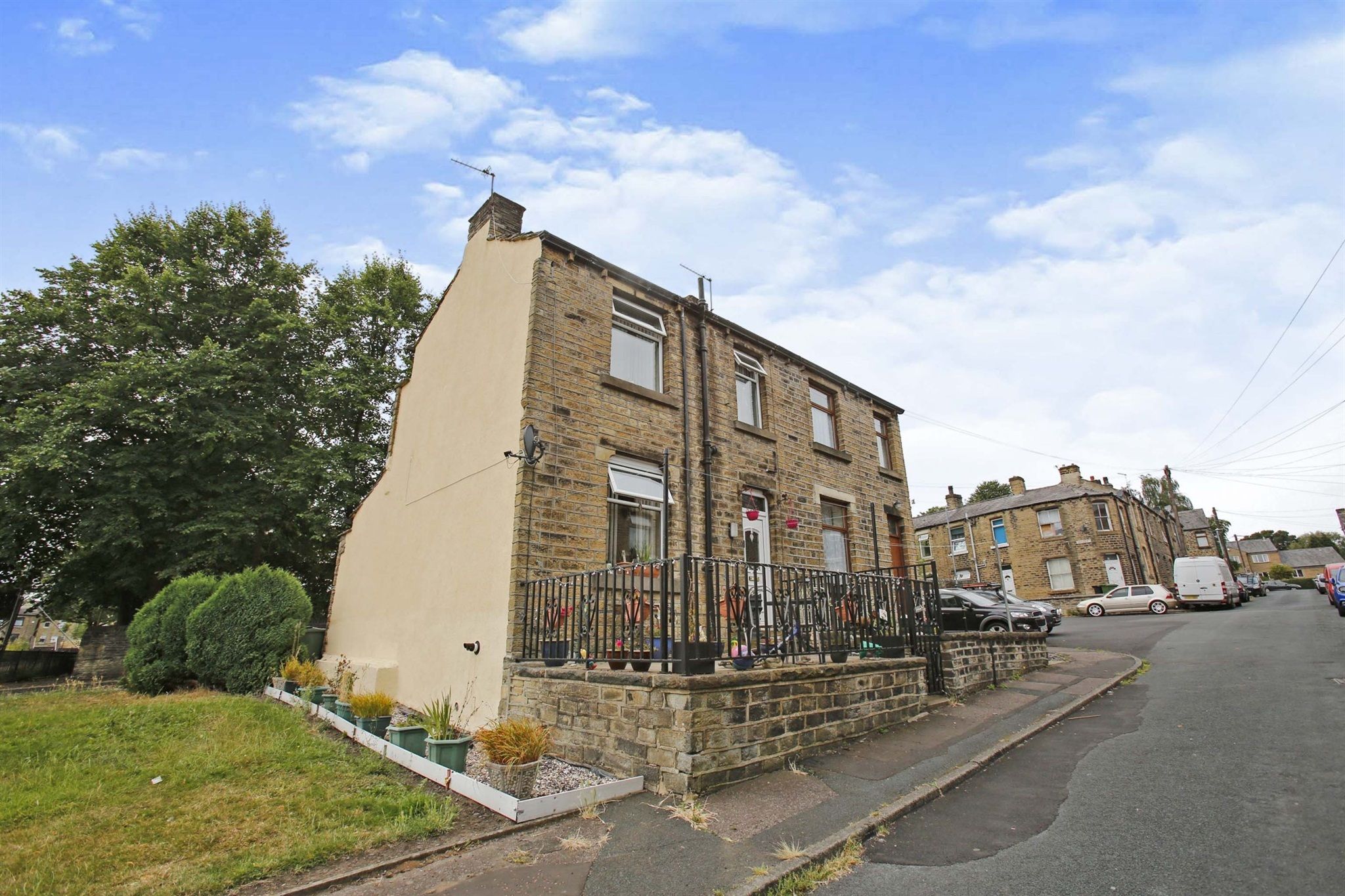 2 bed semidetached house for sale in New Street, Paddock, Huddersfield
