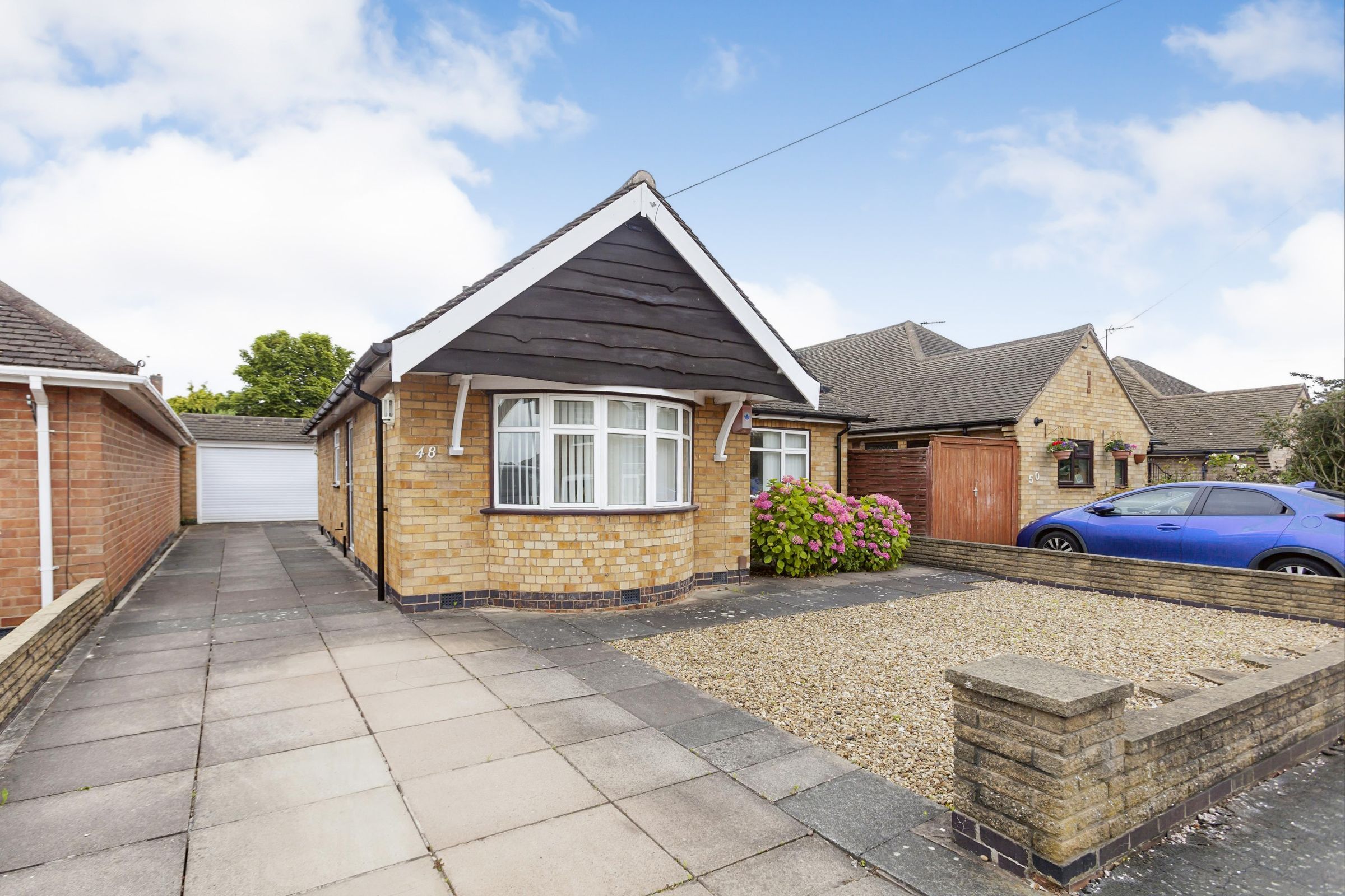 2 bed detached bungalow for sale in Avenue, Birstall