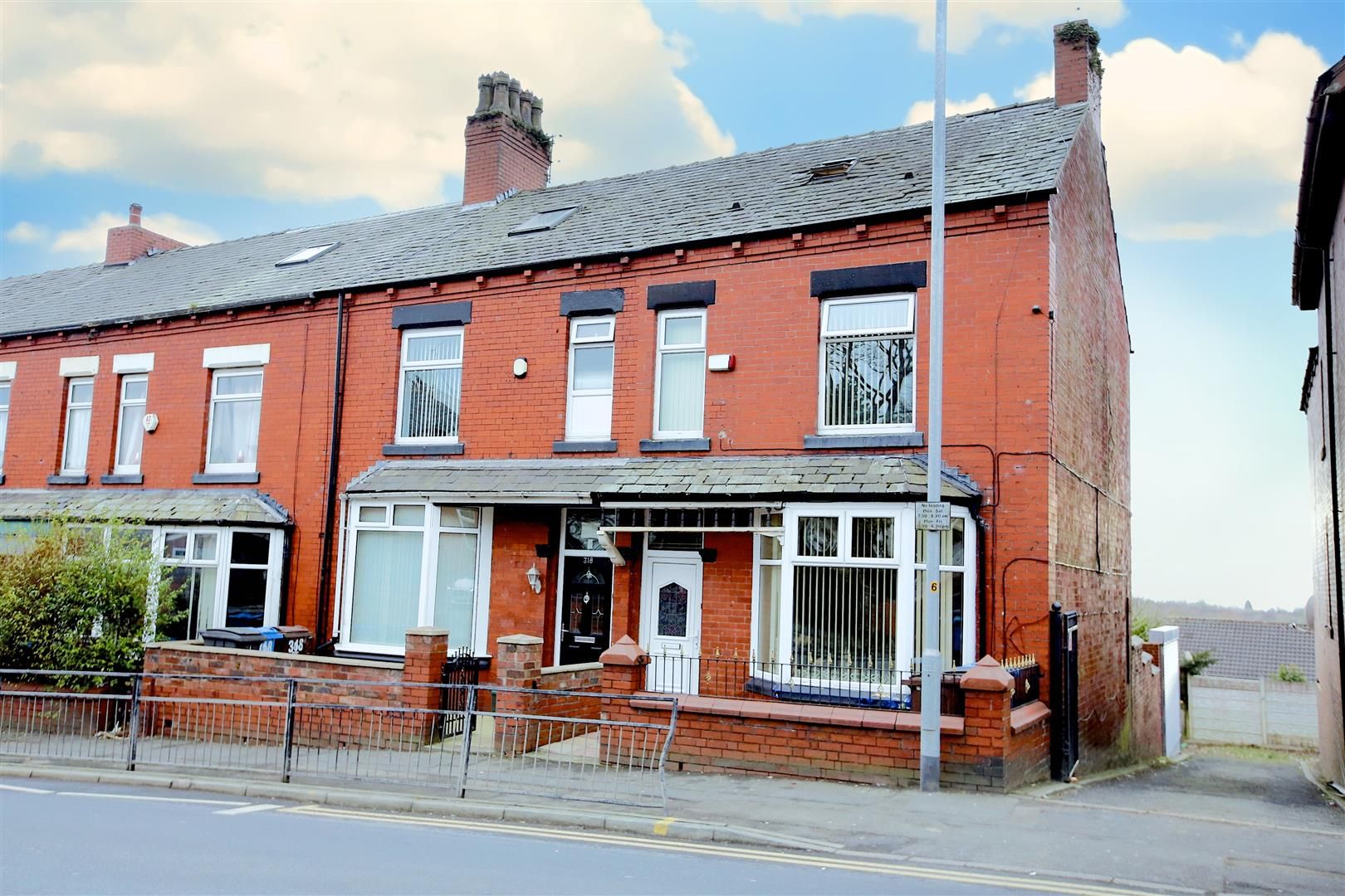 Abbey Hills Road, Oldham OL8  