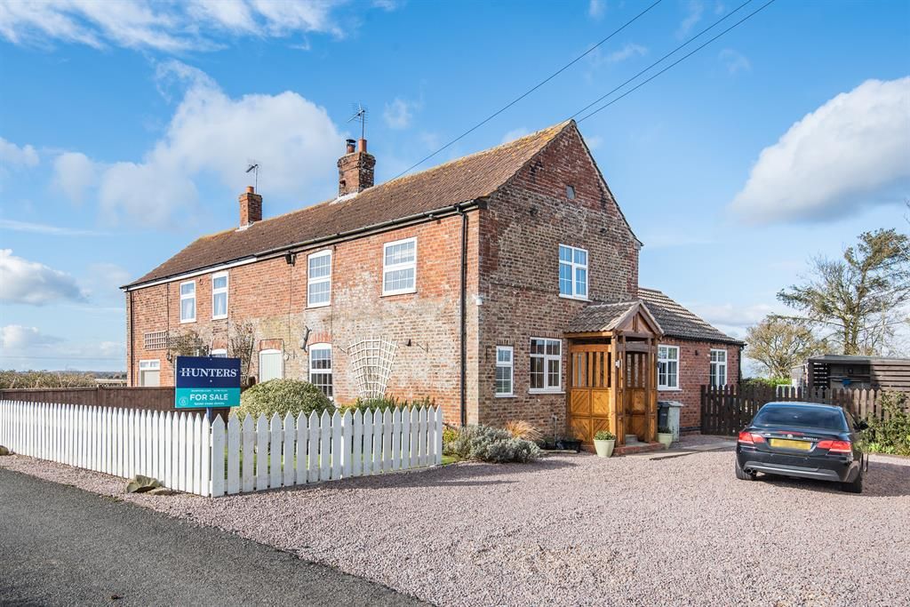 3 bed semidetached house for sale in Sykes Corner, Billgate Lane, Burgh Le Marsh, Skegness PE24