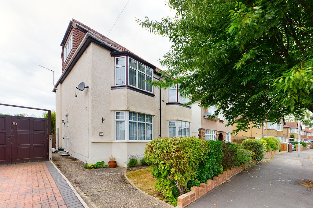 2 bed for sale in Hawthorne Avenue, Ruislip HA4 Zoopla