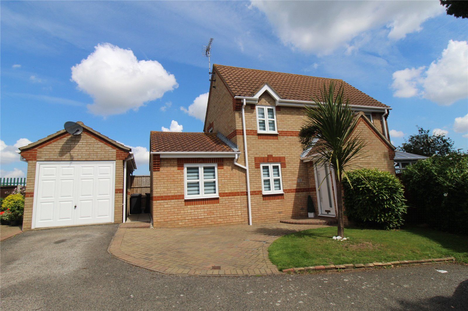 Graysons Close, Rayleigh, Essex SS6  
